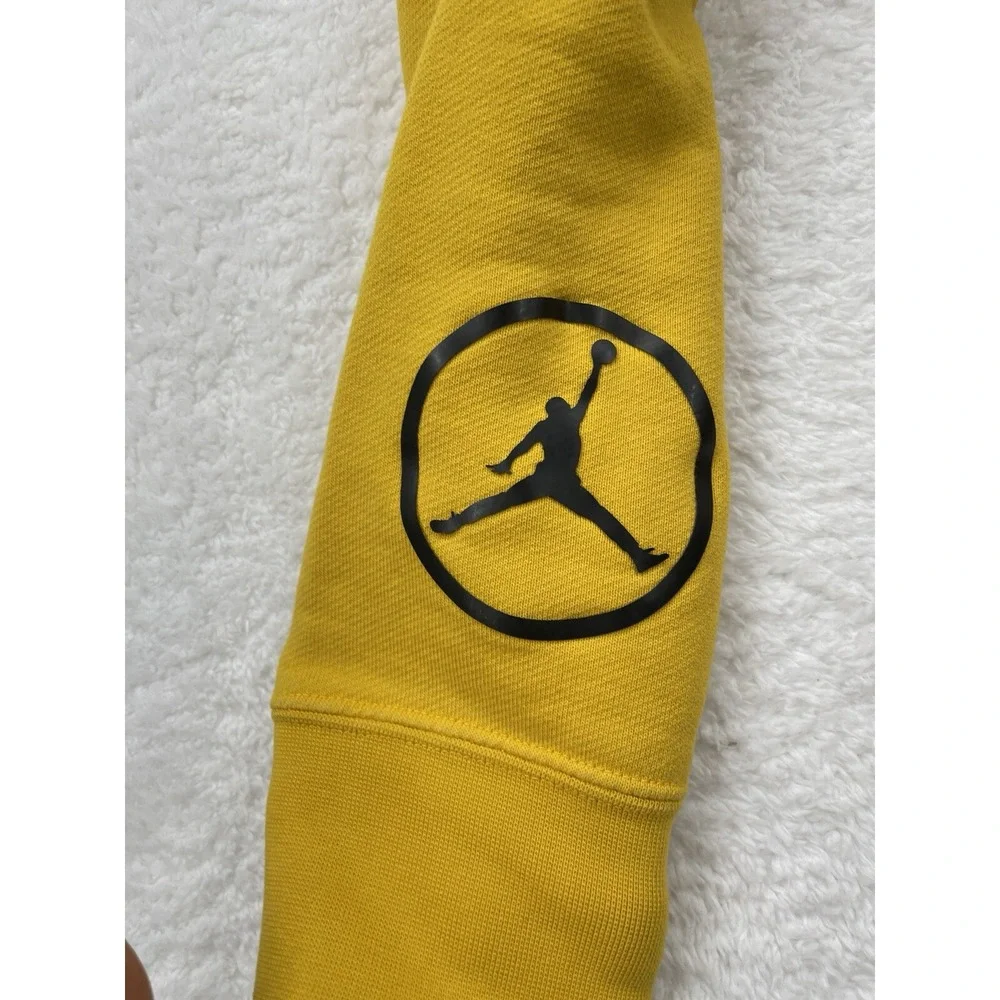 Jordan Sport DNA Pullover Hoodie Red Yellow Black Colorblock Mens S AT9981-712‎